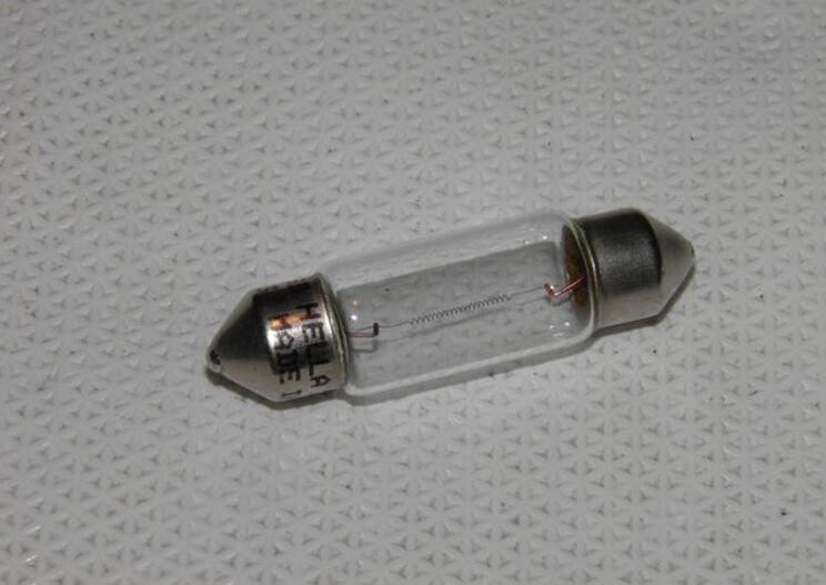 Лампочка Hella 24V/5W  (37,5мм салон)