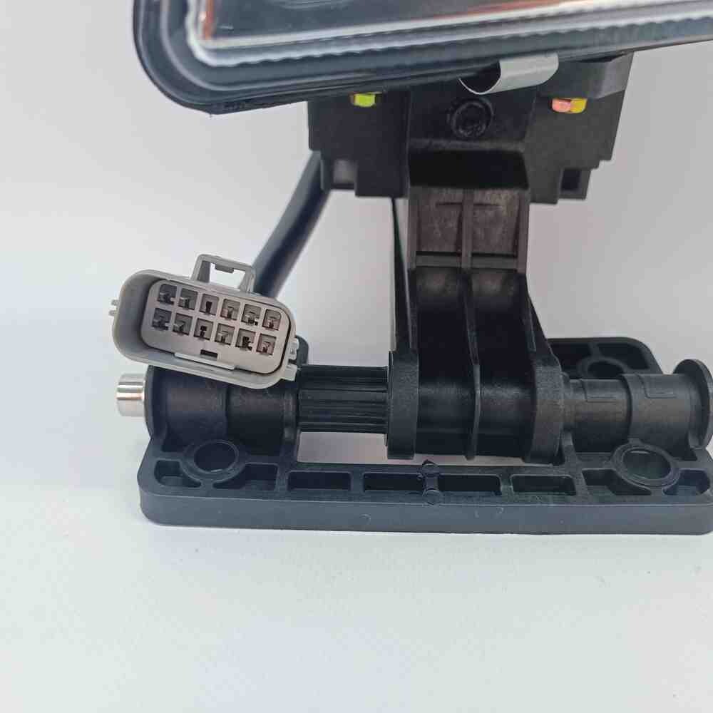 Фара VOLVO FH, FH12, FH16, FM (2002-2008) ручная регулировка; прямоугол.разъем, левая (TANGDE) Фара VOLVO FH, FH12, FH16, FM (2002-2008) ручная регулировка; прямоугол.разъем, левая (TANGDE)