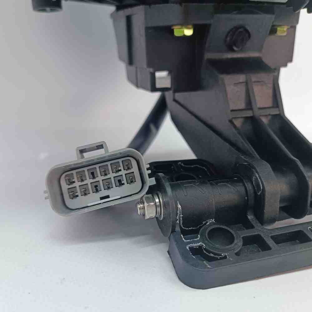 Фара VOLVO FH, FH12, FH16, FM (2002-2008) ручная регулировка; прямоугол.разъем, правая (TANGDE) Фара VOLVO FH, FH12, FH16, FM (2002-2008) ручная регулировка; прямоугол.разъем, правая (TANGDE)