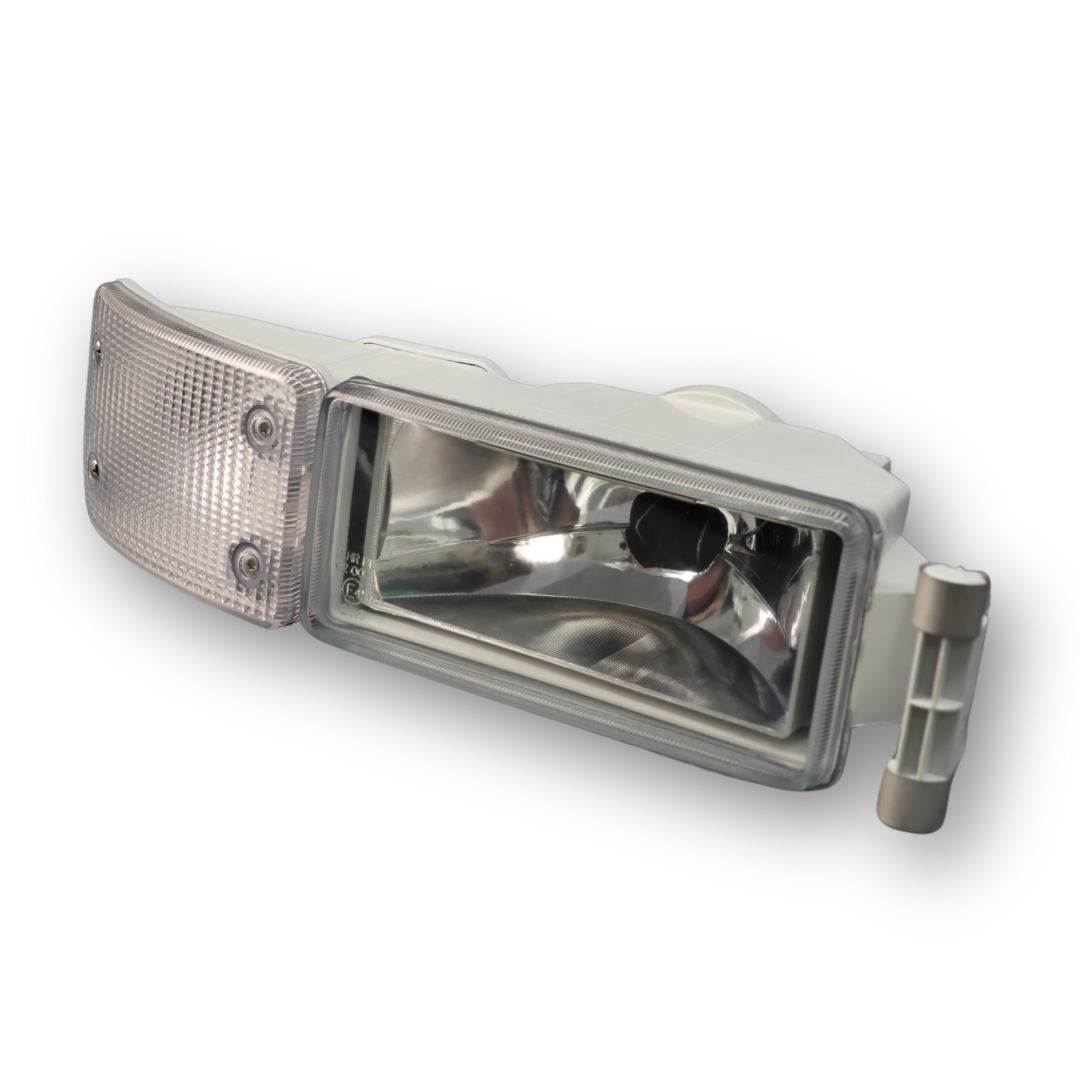 Фара противотуманная MAN TGA, TGL I, TGM I, TGS I, TGX I, L2000, LION´S (1993-) H4,PY21W, с белым поворотником, правая (TANGDE) Фара противотуманная MAN TGA, TGL I, TGM I, TGS I, TGX I, L2000, LION´S (1993-) H4,PY21W, с белым поворотником, правая (TANGDE)