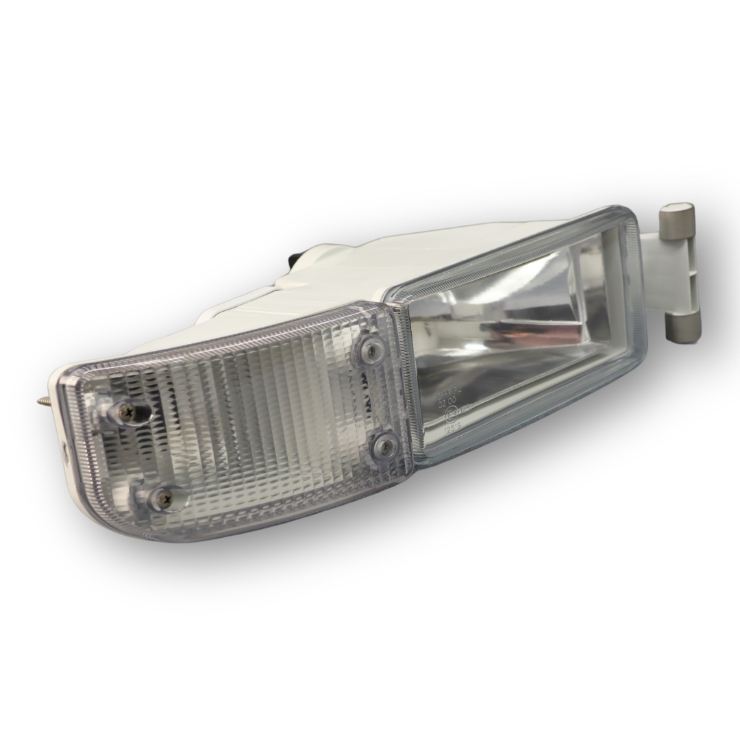 Фара противотуманная MAN TGA, TGL I, TGM I, TGS I, TGX I, L2000, LION´S (1993-) H4,PY21W, с белым поворотником, правая (TANGDE) Фара противотуманная MAN TGA, TGL I, TGM I, TGS I, TGX I, L2000, LION´S (1993-) H4,PY21W, с белым поворотником, правая (TANGDE)