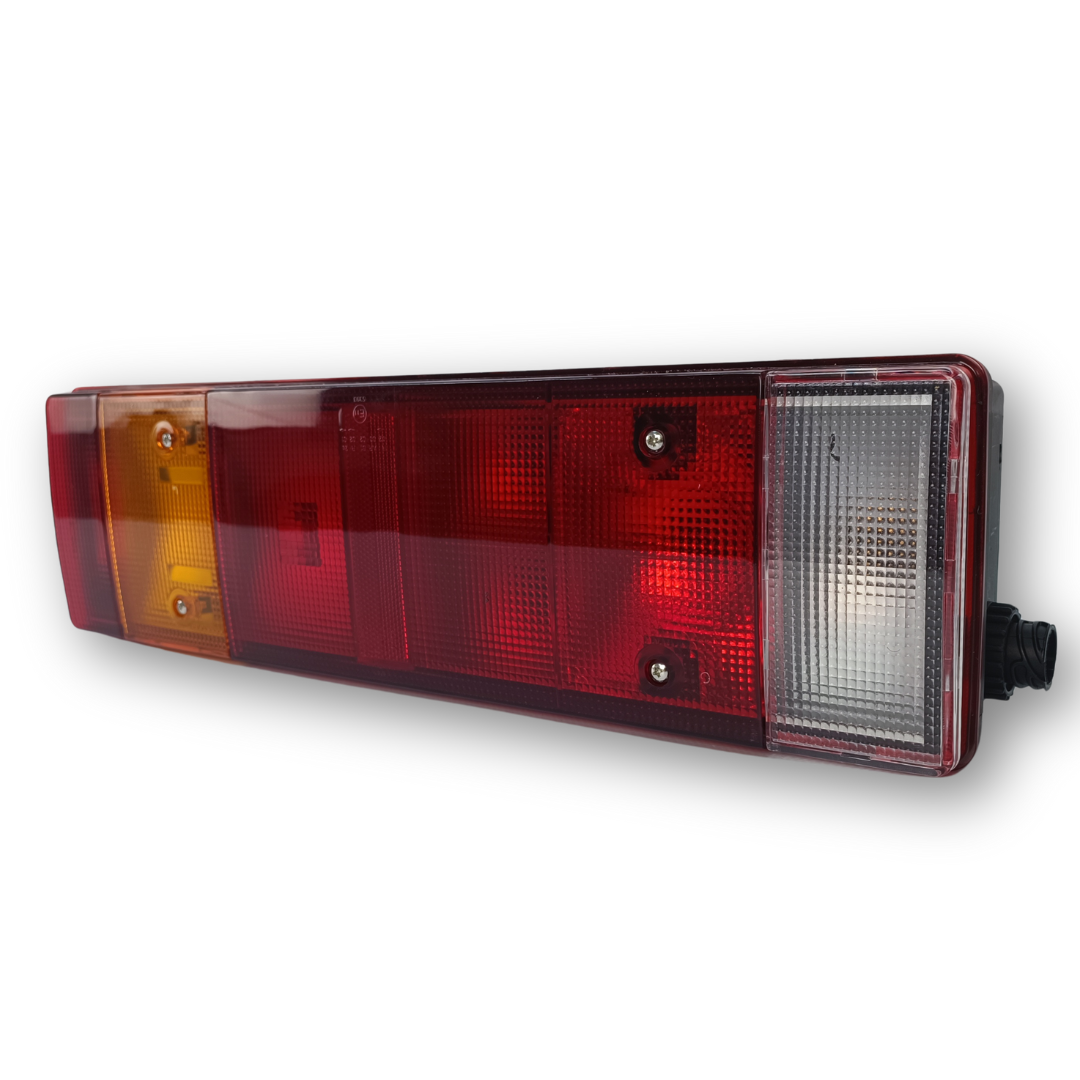 Фонарь задний DAF XF-CF-LF \левый\ с разъемом "AMP" Фонарь задний DAF XF-CF-LF \левый\ с разъемом "AMP"