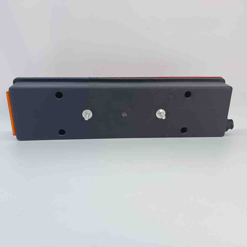 Фонарь задний DAF XF-CF-LF \правый\ с разъемом "AMP" Фонарь задний DAF XF-CF-LF \правый\ с разъемом "AMP"