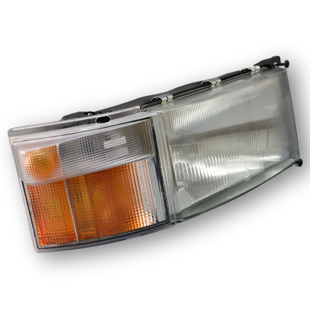 Фара SCANIA 114, 124, R, P, G (1996-2019) с указателем поворота, правая (C.F.Berg) Фара SCANIA 114, 124, R, P, G (1996-2019) с указателем поворота, правая (C.F.Berg)