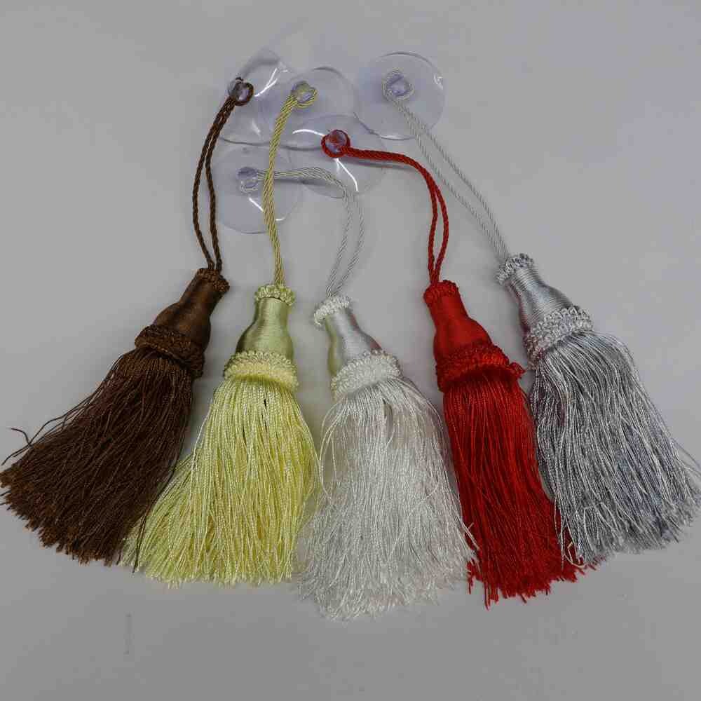 Кисточка из пряжи на верёвке бежевая с  присоской