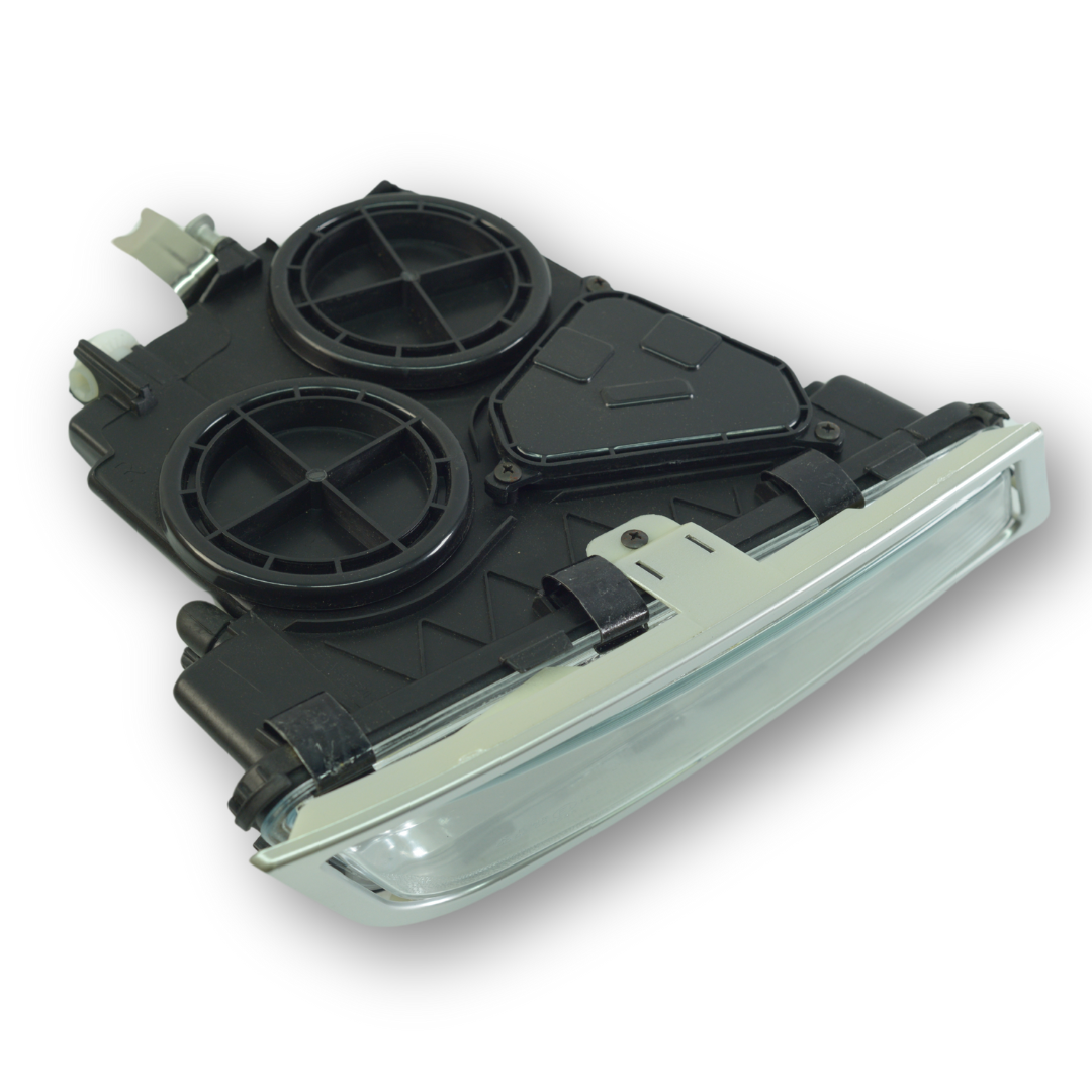 Фара противотуманная VOLVO FH, FH16, FM (2005- ...) H3, правая (C.F.BERG) Фара противотуманная VOLVO FH, FH16, FM (2005- ...) H3, правая (C.F.BERG)