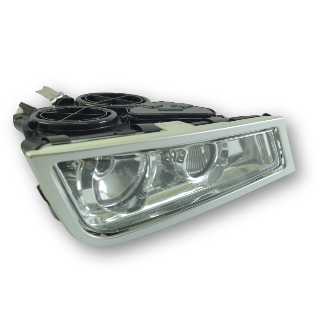 Фара противотуманная VOLVO FH, FH16, FM (2005- ...) 2 лампы H3, правая (C.F.BERG) Фара противотуманная VOLVO FH, FH16, FM (2005- ...) 2 лампы H3, правая (C.F.BERG)