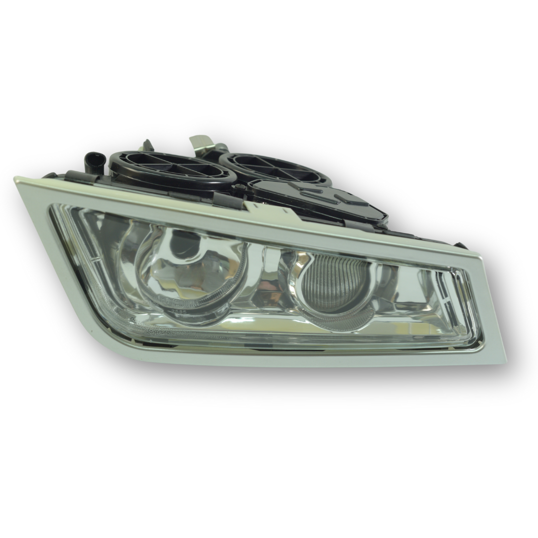 Фара противотуманная VOLVO FH, FH16, FM (2005- ...) 2 лампы H3, правая (C.F.BERG) Фара противотуманная VOLVO FH, FH16, FM (2005- ...) 2 лампы H3, правая (C.F.BERG)