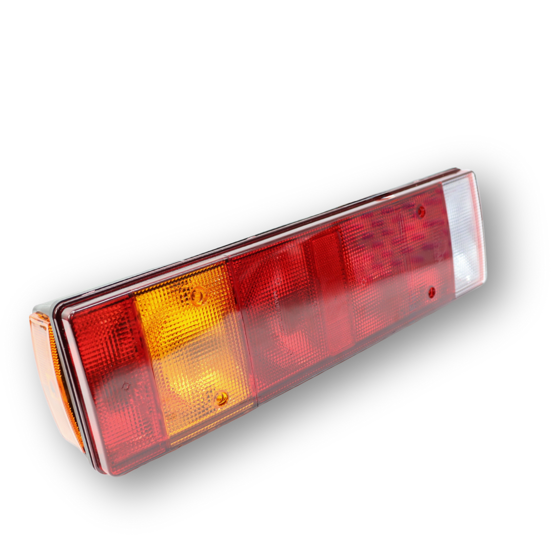 Фонарь задний 0030 Универсальный левый\разъем AMP Фонарь задний 0030 Универсальный левый\разъем AMP