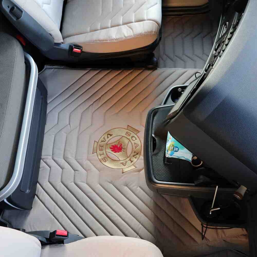 Коврик 3D Экокожа SCANIA R 2014-2016; рестайлинг 2017; АКПП,  бежевый, перфорация