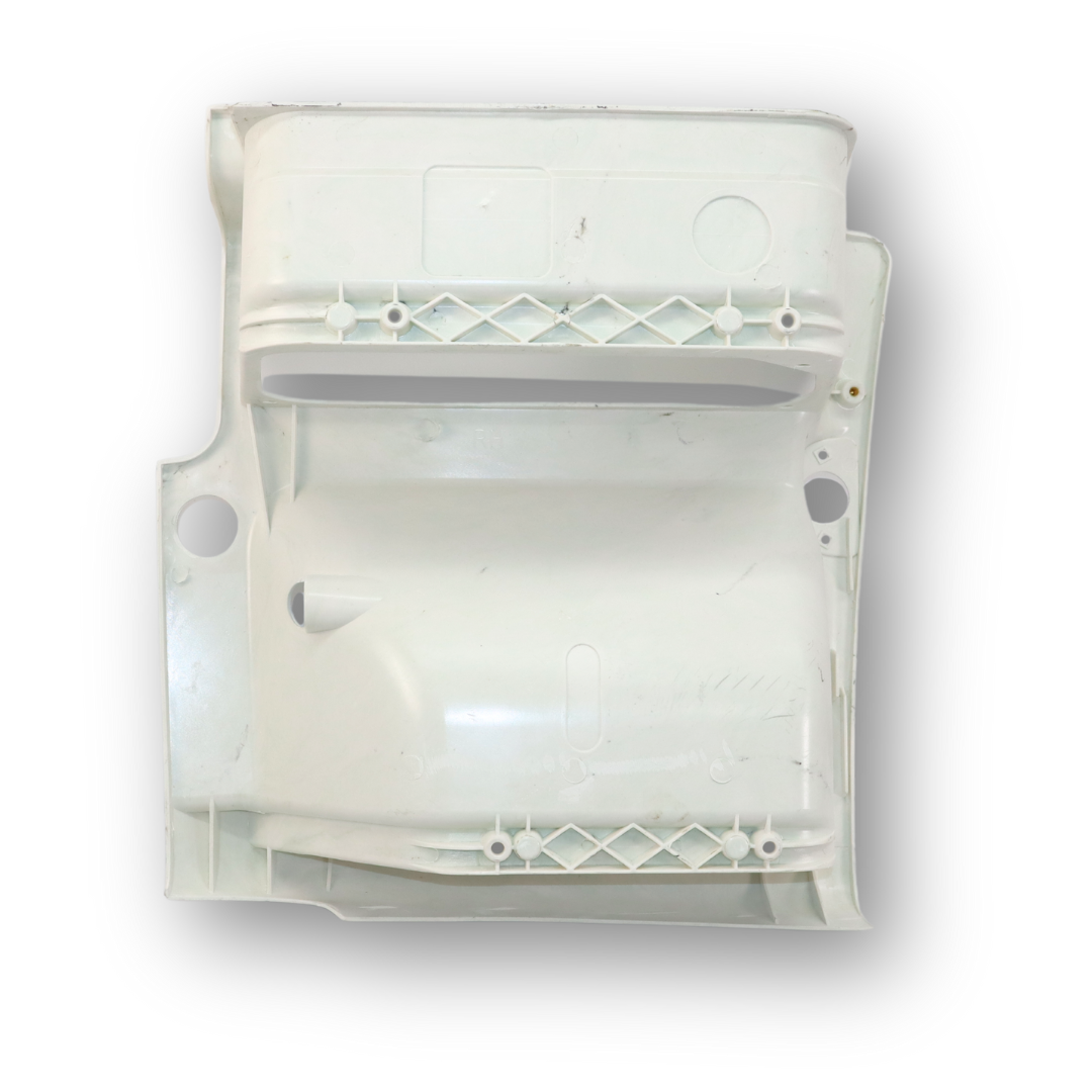 Ступень нижняя пластик RENAULT PREMIUM II ROUTE - LANDER (2007→) правая Ступень нижняя пластик RENAULT PREMIUM II ROUTE - LANDER (2007→) правая