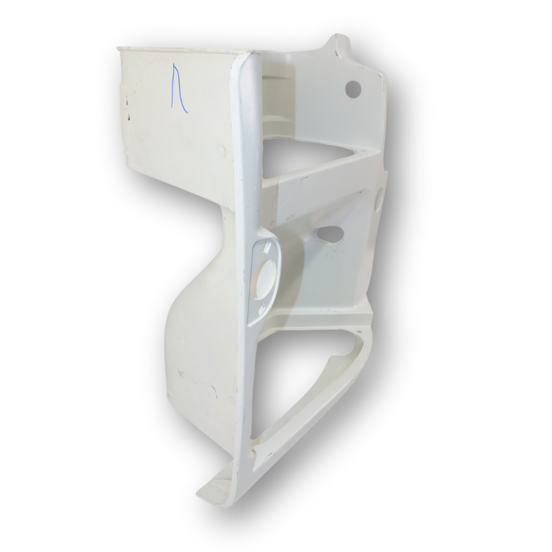 Ступень нижняя пластик RENAULT PREMIUM II ROUTE - LANDER (2007→) правая Ступень нижняя пластик RENAULT PREMIUM II ROUTE - LANDER (2007→) правая