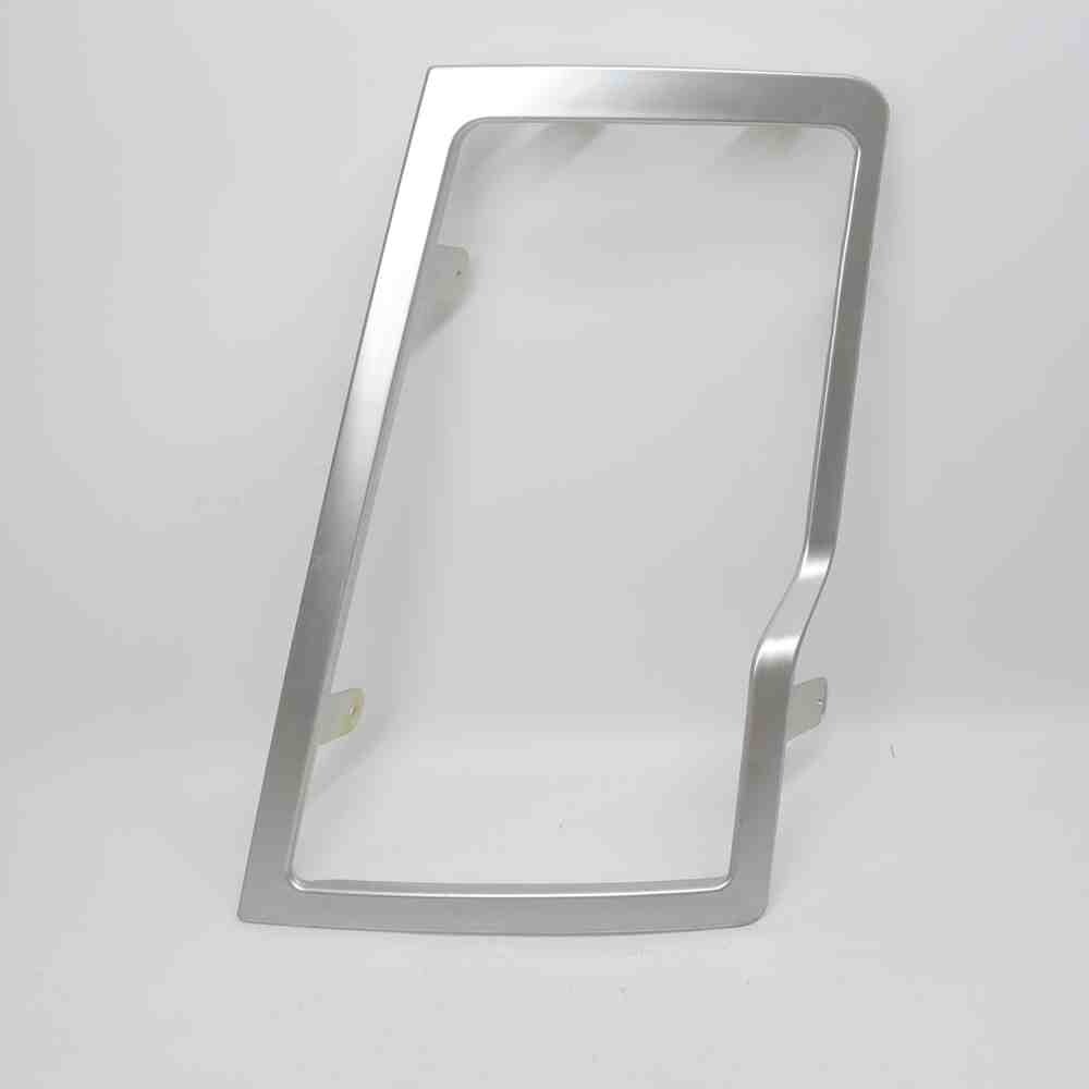 Декор.рамка фары  VOLVO FH  (2002-->) \лев\уценка