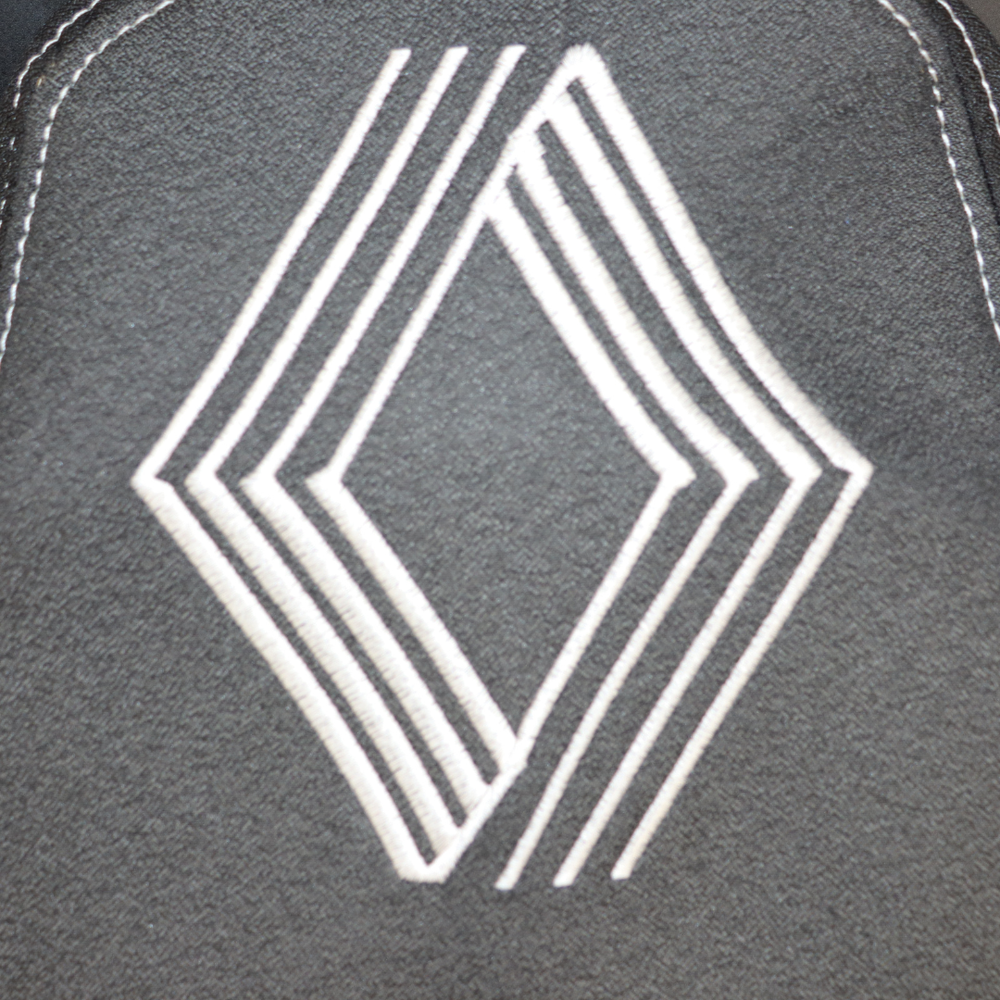 Чехол на сиденья Renault Range T/T-Series (2014-...) ткань Чехол на сиденья Renault Range T/T-Series (2014-...) ткань