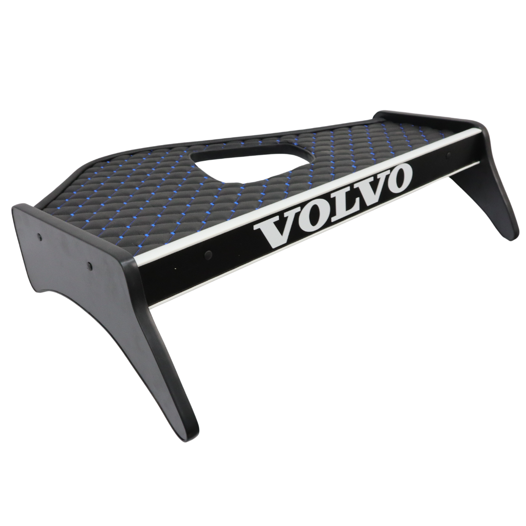 Полка кабины VOLVO FH 12\16 с 2002г. черная с синей строчкой\ST- Экокожа стёжка\ Полка кабины VOLVO FH 12\16 с 2002г. черная с синей строчкой\ST- Экокожа стёжка\