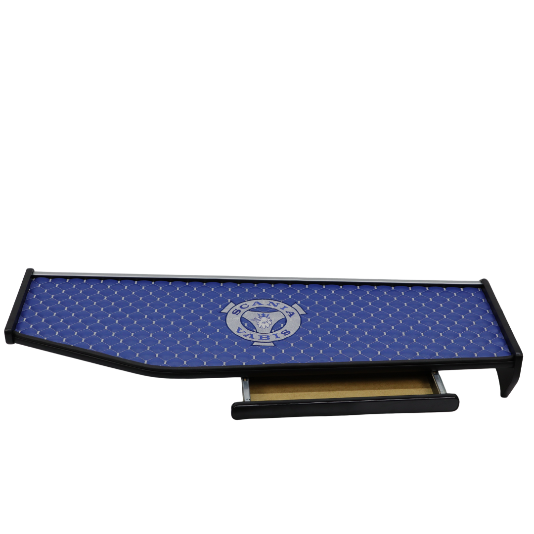 Полка кабины длинная SCANIA 420 R синяя с вышивкой\ST- Экокожа стёжка\ Полка кабины длинная SCANIA 420 R синяя с вышивкой\ST- Экокожа стёжка\