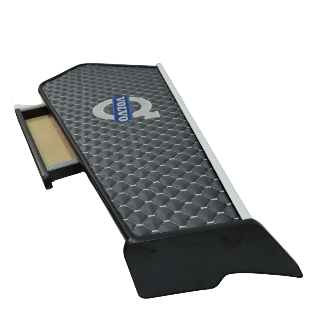 Полиця кабіни довга VOLVO FH EURO 6 з 2014р. сіра з вишивкою\ST- Екошкіра стежка\ Полиця кабіни довга VOLVO FH EURO 6 з 2014р. сіра з вишивкою\ST- Екошкіра стежка\