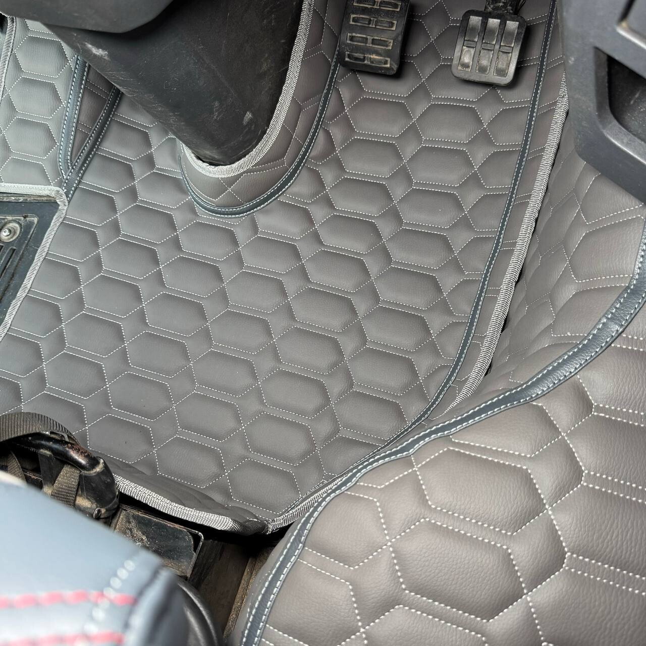 Килимок 3D Екошкіра RENAULT T з 2014 року; АКПП, сірий, Килимок 3D Екошкіра RENAULT T з 2014 року; АКПП, сірий,