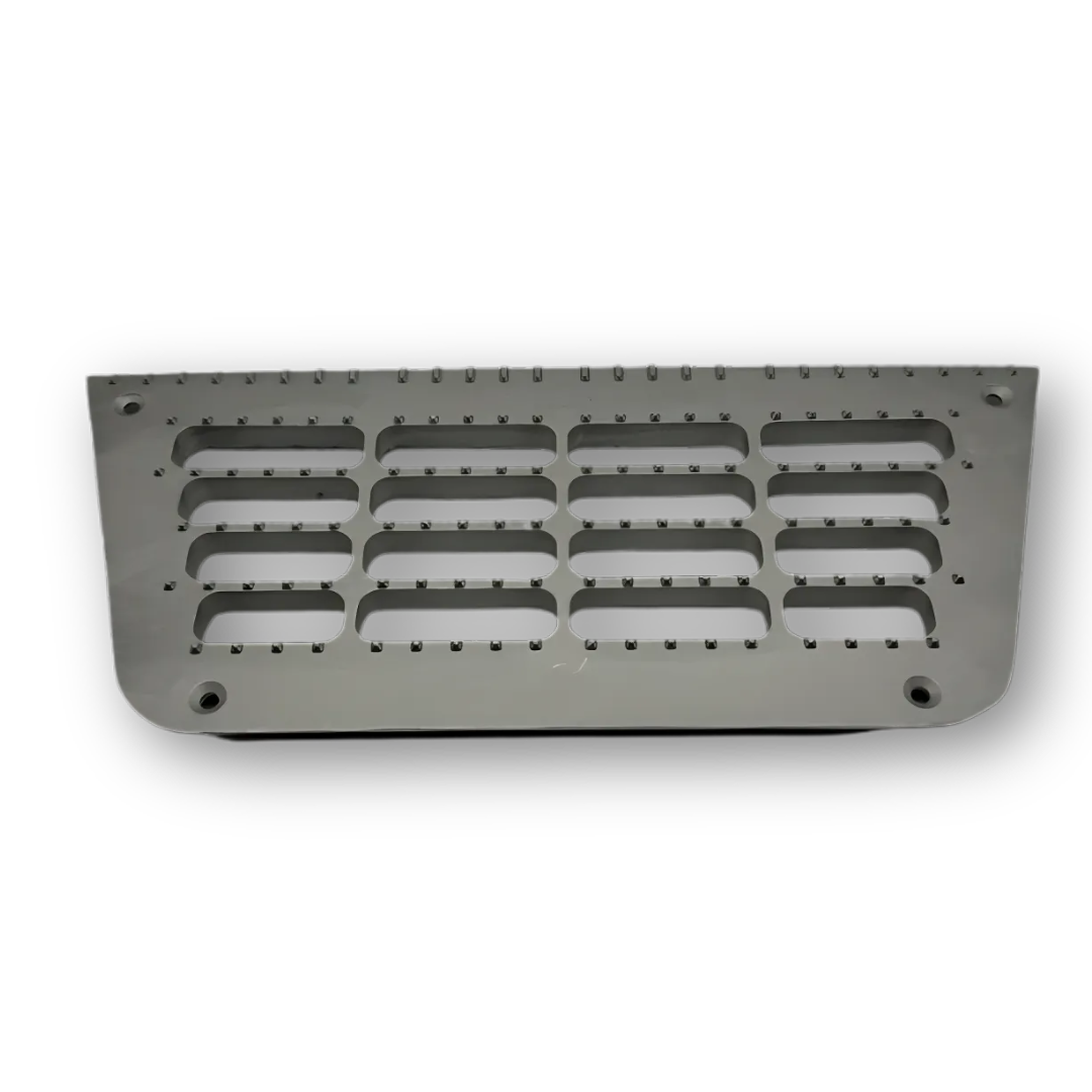 Накладка верхнього ступеня низ DAF XF E2, E3, E5 (метал) Накладка верхнього ступеня низ DAF XF E2, E3, E5 (метал)