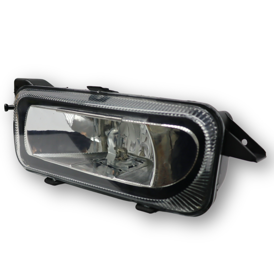 Фара противотуманная MERCEDES ACTROS MP2 (2003 - ...), MP3 (2002 - ...) H3, левая (C.F.BERG) Фара противотуманная MERCEDES ACTROS MP2 (2003 - ...), MP3 (2002 - ...) H3, левая (C.F.BERG)