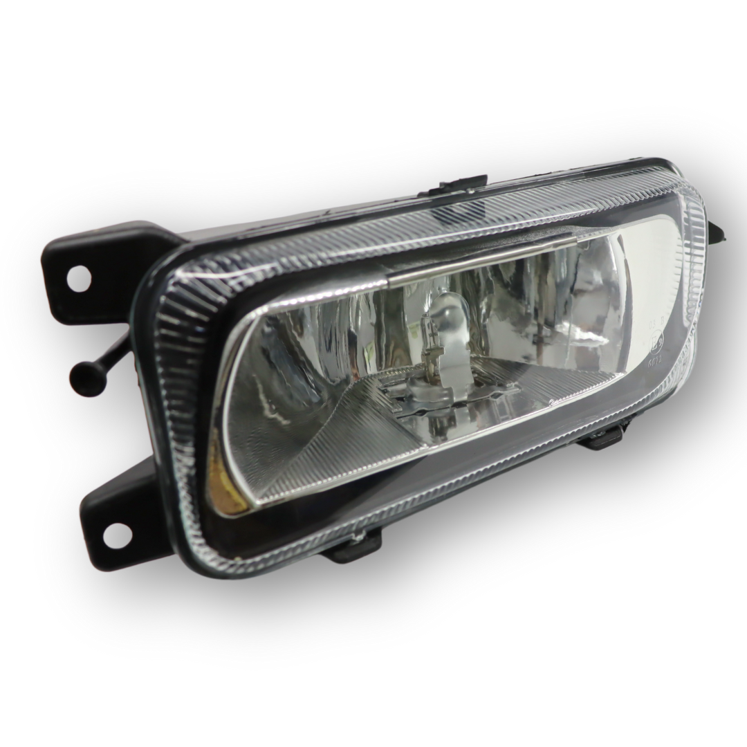 Фара противотуманная MERCEDES ACTROS MP2 (2003 - ...), MP3 (2002 - ...) H3, левая (C.F.BERG) Фара противотуманная MERCEDES ACTROS MP2 (2003 - ...), MP3 (2002 - ...) H3, левая (C.F.BERG)