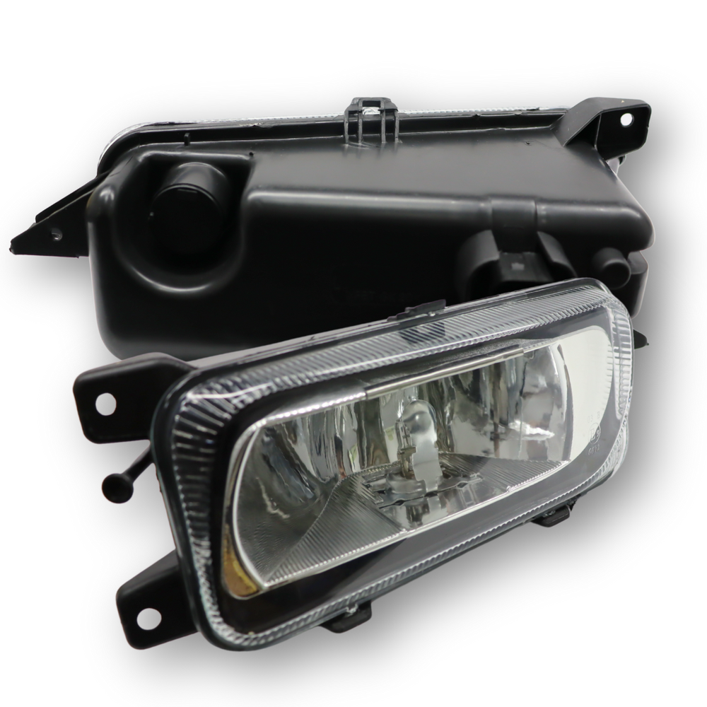 Фара противотуманная MERCEDES ACTROS MP2 (2003 - ...), MP3 (2002 - ...) H3, левая (C.F.BERG) Фара противотуманная MERCEDES ACTROS MP2 (2003 - ...), MP3 (2002 - ...) H3, левая (C.F.BERG)