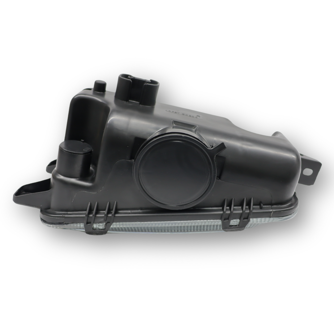 Фара противотуманная MERCEDES ACTROS MP2 (2003 - ...), MP3 (2002 - ...) H3, правая (C.F.BERG) Фара противотуманная MERCEDES ACTROS MP2 (2003 - ...), MP3 (2002 - ...) H3, правая (C.F.BERG)