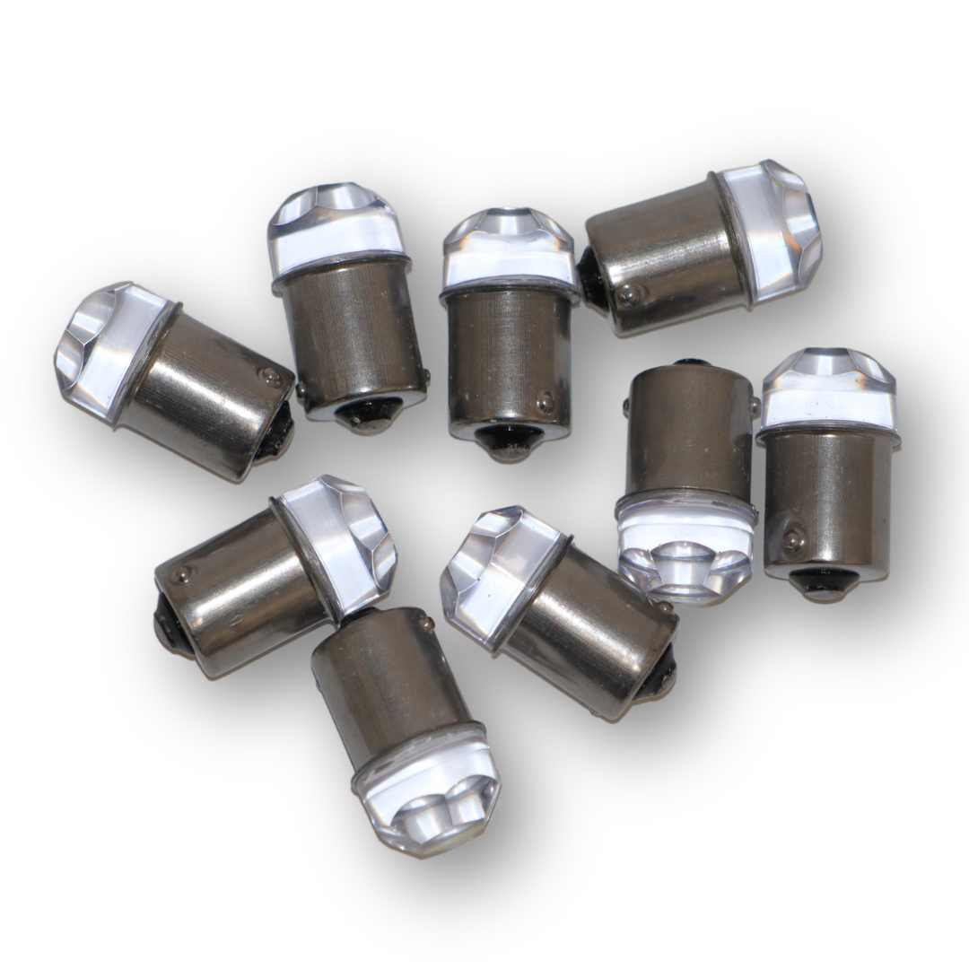 Лампочка LED FLASH 24V 9 диодов белая \ стробоскоп BA15s Лампочка LED FLASH 24V 9 диодов белая \ стробоскоп BA15s