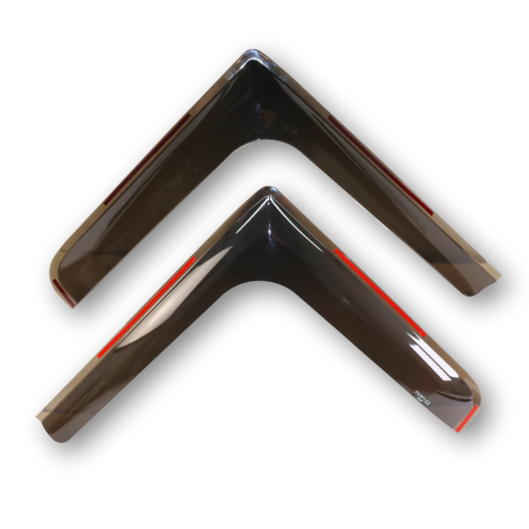 Ветровик DAF XF 95 /XF 105 ; 1998-2014; Черный. Накладной.