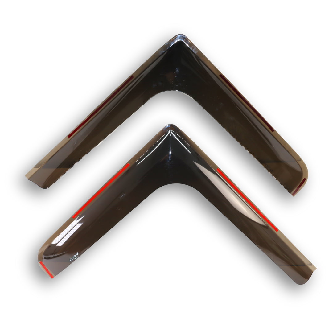 Ветровик DAF XF 95 /XF 105 ; 1998-2014; Черный. Накладной.