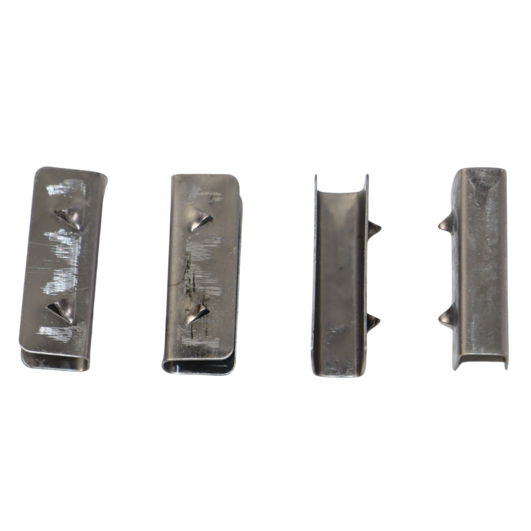 Ветровик MERCEDES ACTROS MP4 ; 2012 +;Черный.Накладной. Ветровик MERCEDES ACTROS MP4 ; 2012 +;Черный.Накладной.