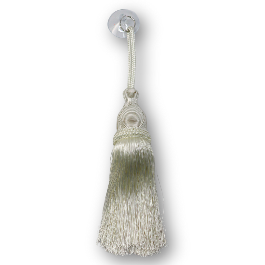 Кисточка из пряжи на верёвке XL белая с присоской Кисточка из пряжи на верёвке XL белая с присоской