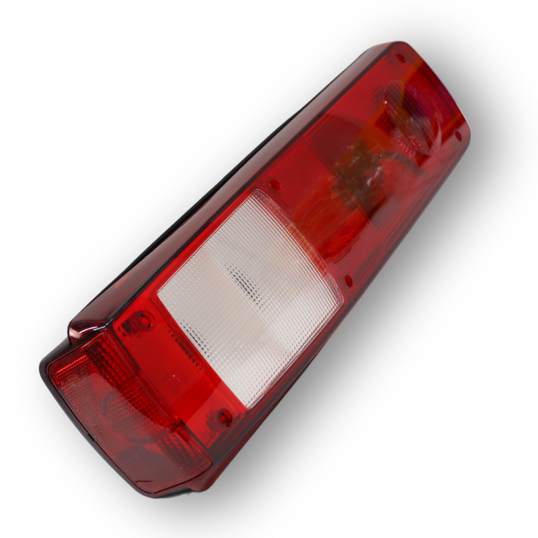 Фонарь задний RENAULT PREMIUM I / II - MAGNUM - KERAX (2006→) \левый\ с разъемом AMP