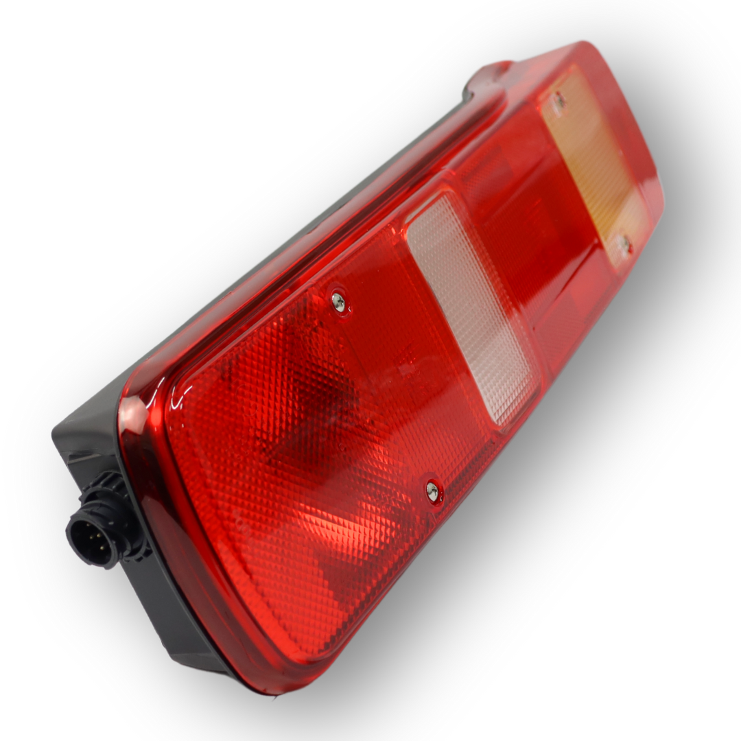 Фонарь задний VOLVO FH 2006 ---> с боковым разъемом "AMP" \правый\ TD