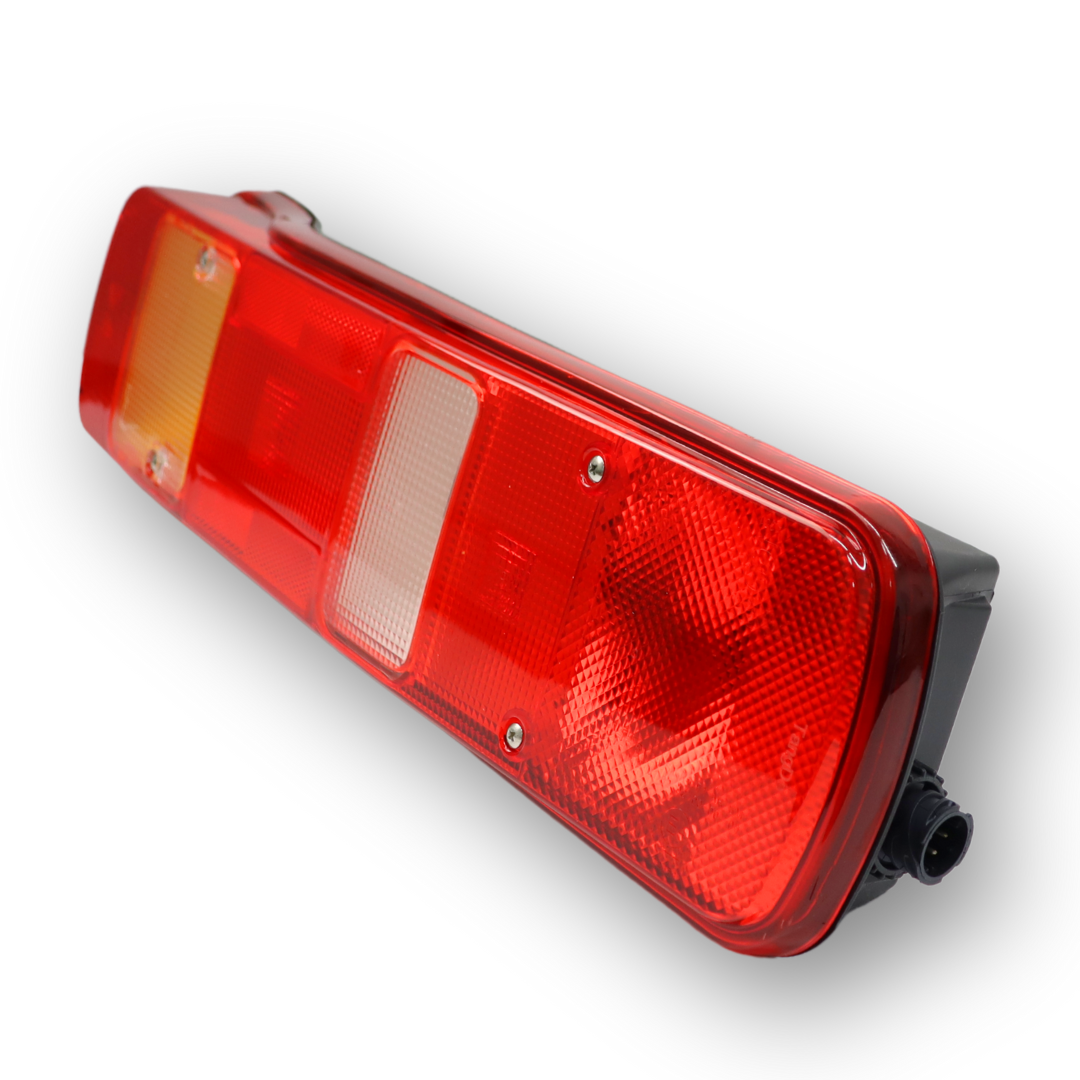 Ліхтар задній VOLVO FH 2006 ---> з боковим роз'ємом "AMP" \ лівий \ TD