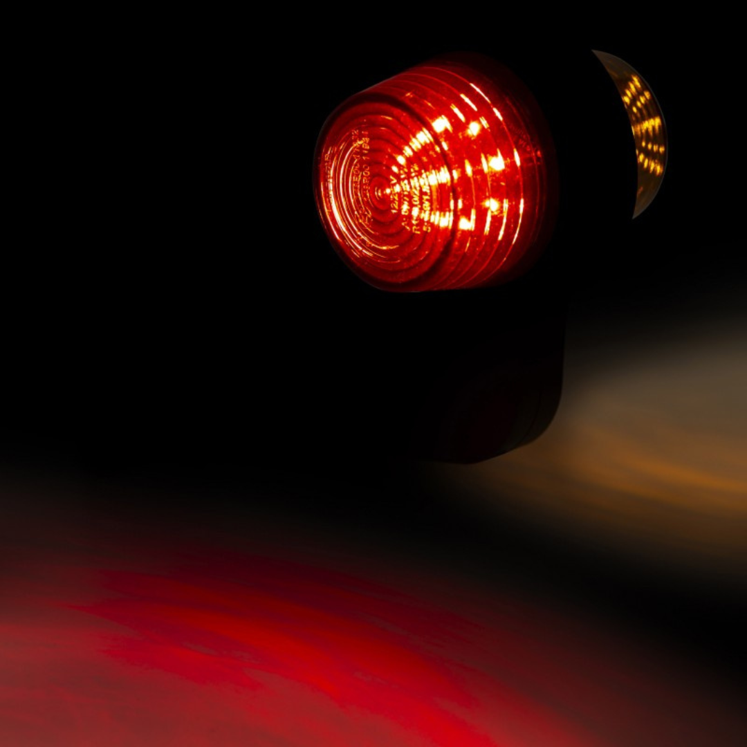 Фонарь габаритный рог LED кривой, желто-красный, 12/24V «GRAPHITE», правый (HORPOL) Фонарь габаритный рог LED кривой, желто-красный, 12/24V «GRAPHITE», правый (HORPOL)