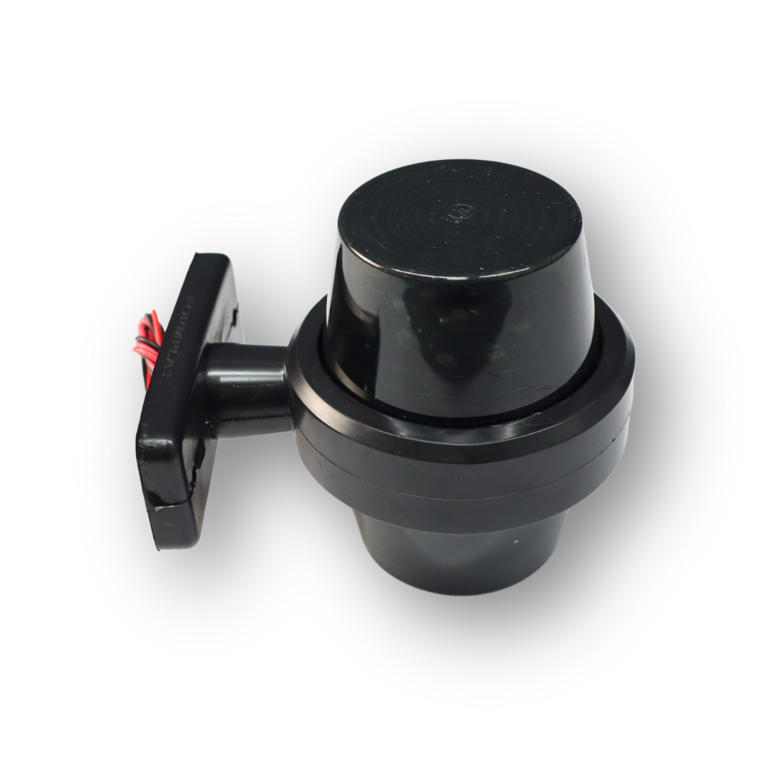 Фонарь габаритный рог LED 6 см красно-белый, «GRAPHITE» (FORMPLAS) Фонарь габаритный рог LED 6 см красно-белый, «GRAPHITE» (FORMPLAS)