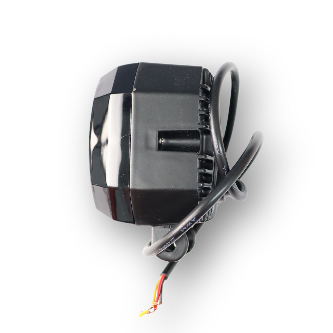 Фара универсальная диодная LED 3-32V (2 линзы 20W квалратная ДХО) Фара универсальная диодная LED 3-32V (2 линзы 20W квалратная ДХО)