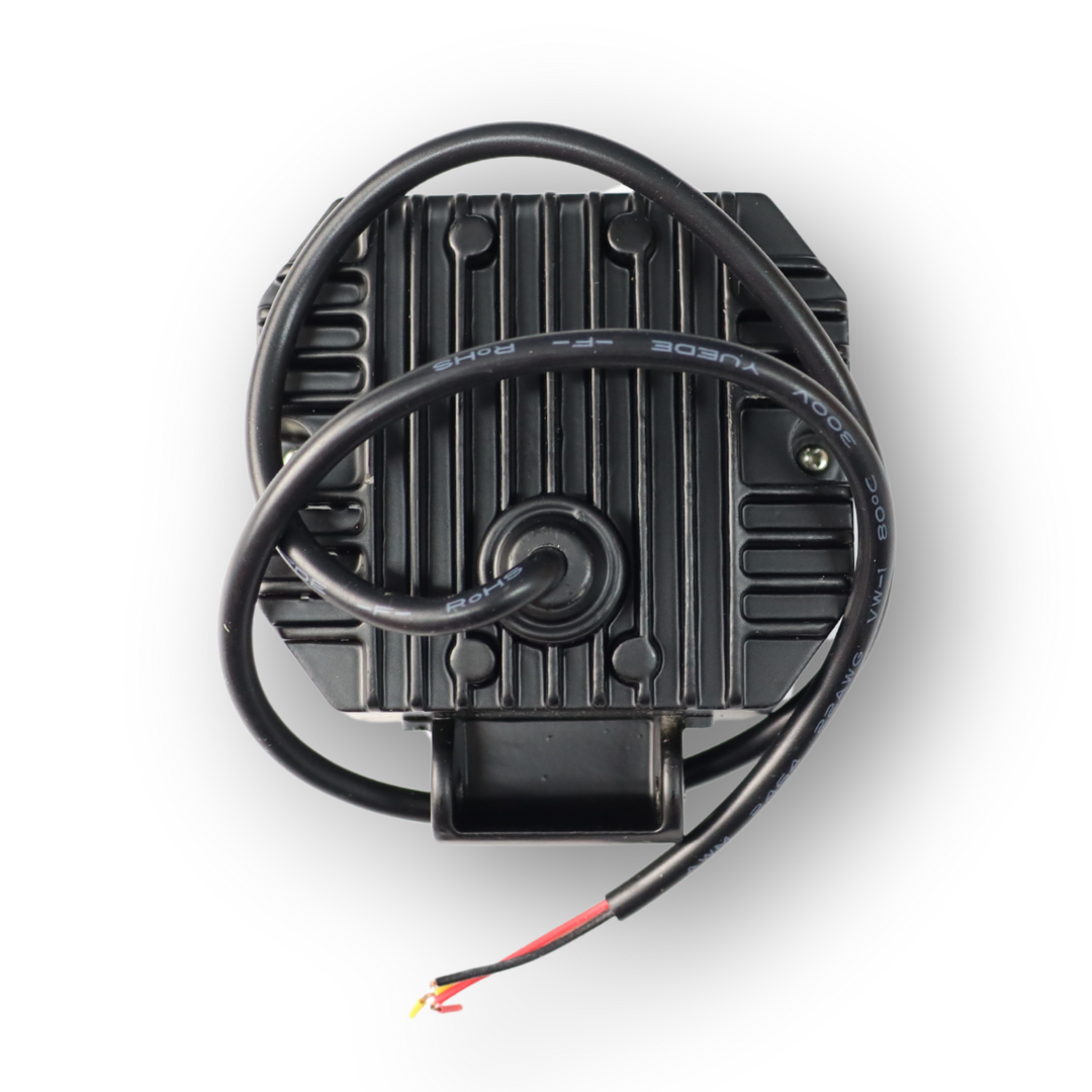 Фара универсальная диодная LED 3-32V (2 линзы 20W квалратная ДХО) Фара универсальная диодная LED 3-32V (2 линзы 20W квалратная ДХО)