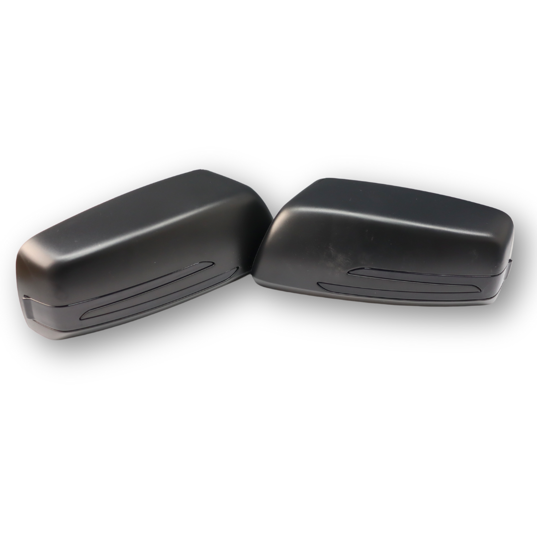 Накладки на зеркала с повторителем поворота в стиле AMG на Ниву Урбан Накладки на зеркала с повторителем поворота в стиле AMG на Ниву Урбан