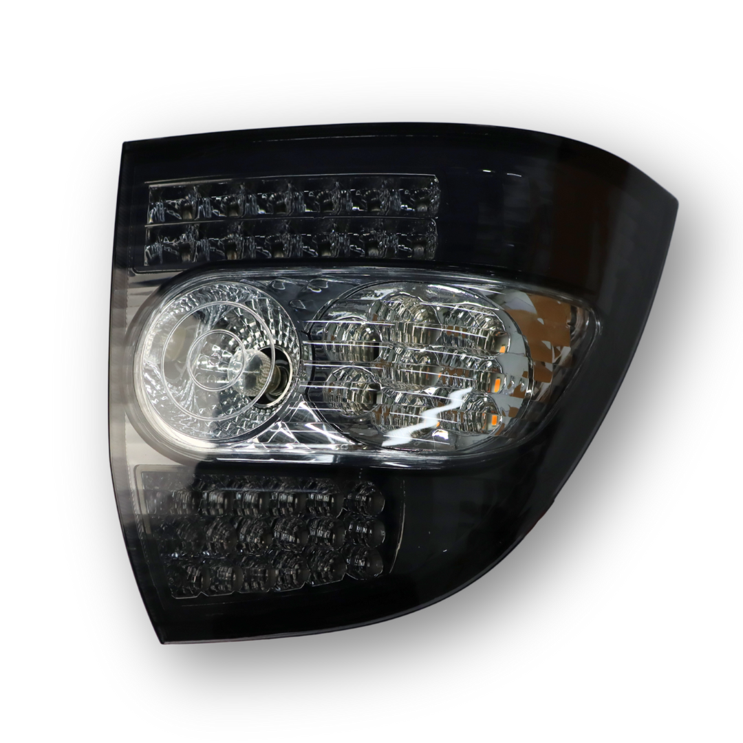 Фара ВАЗ 2170, LADA Priora; черная Фара ВАЗ 2170, LADA Priora; черная