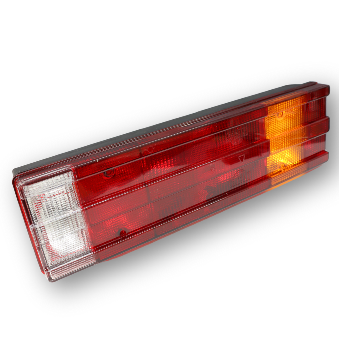 Фонарь задний 0031 с кабелем, правый (ISS 1006)