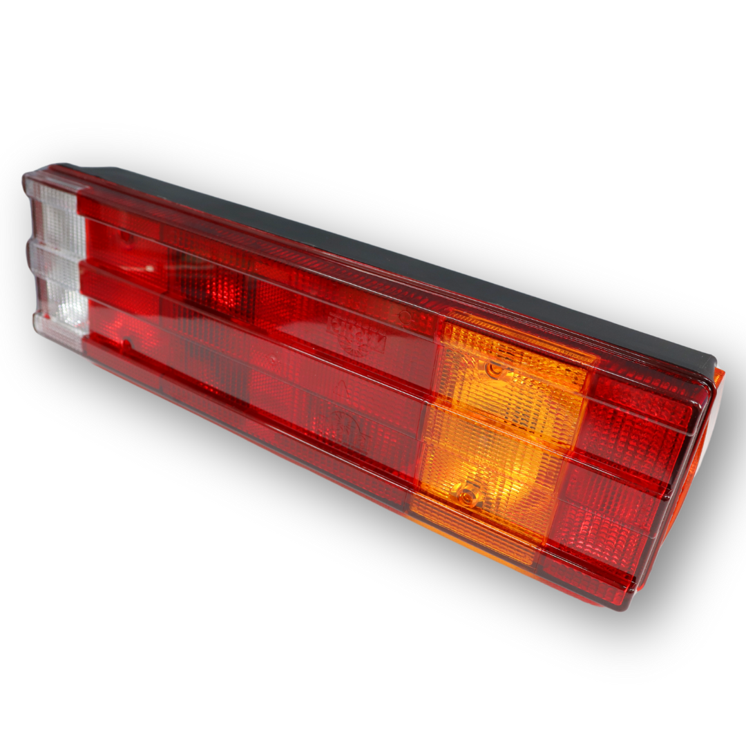 Фонарь задний 0031 с разъем AMP; правый (ISS 1006) Фонарь задний 0031 с разъем AMP; правый (ISS 1006)