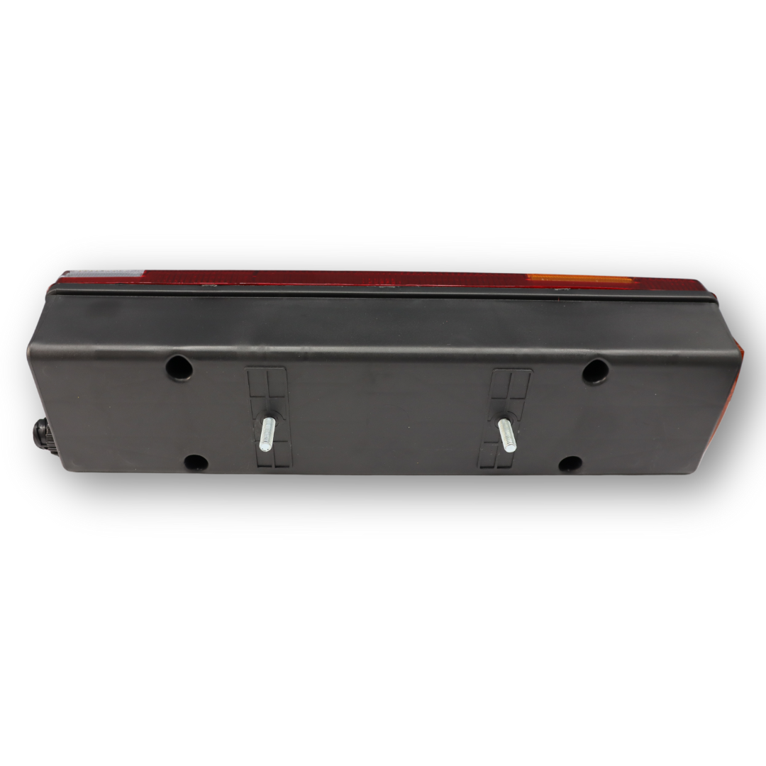 Фонарь задний 0031 с разъем AMP; правый (ISS 1006) Фонарь задний 0031 с разъем AMP; правый (ISS 1006)