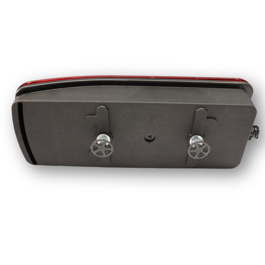 Фонарь задний MAN TGA; TGL; TGM; TGX; правый; с разъемом "AMP" (CERAY)