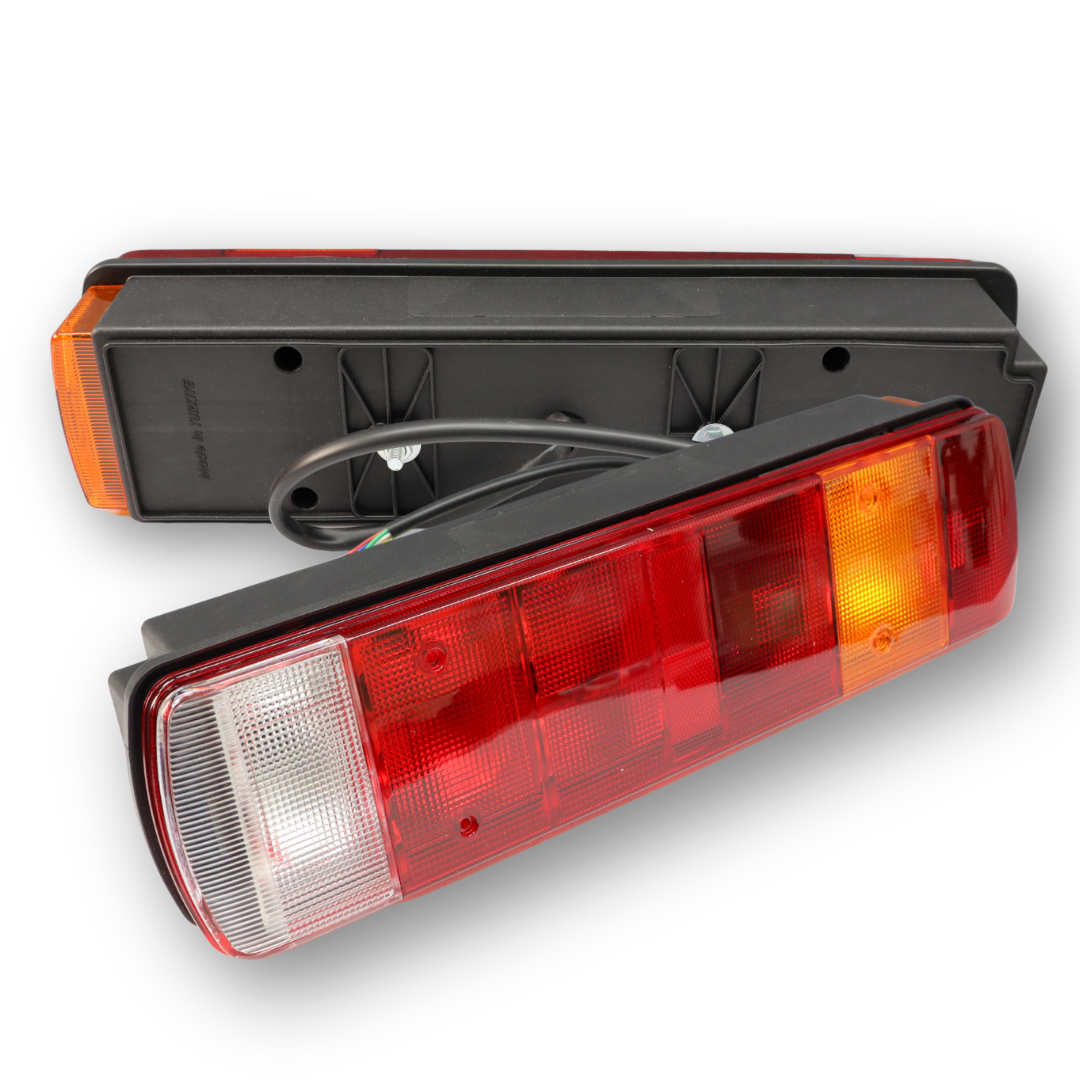 Фонарь задний VOLVO\SCANIA; правый; с кабелем (ISS) Фонарь задний VOLVO\SCANIA; правый; с кабелем (ISS)