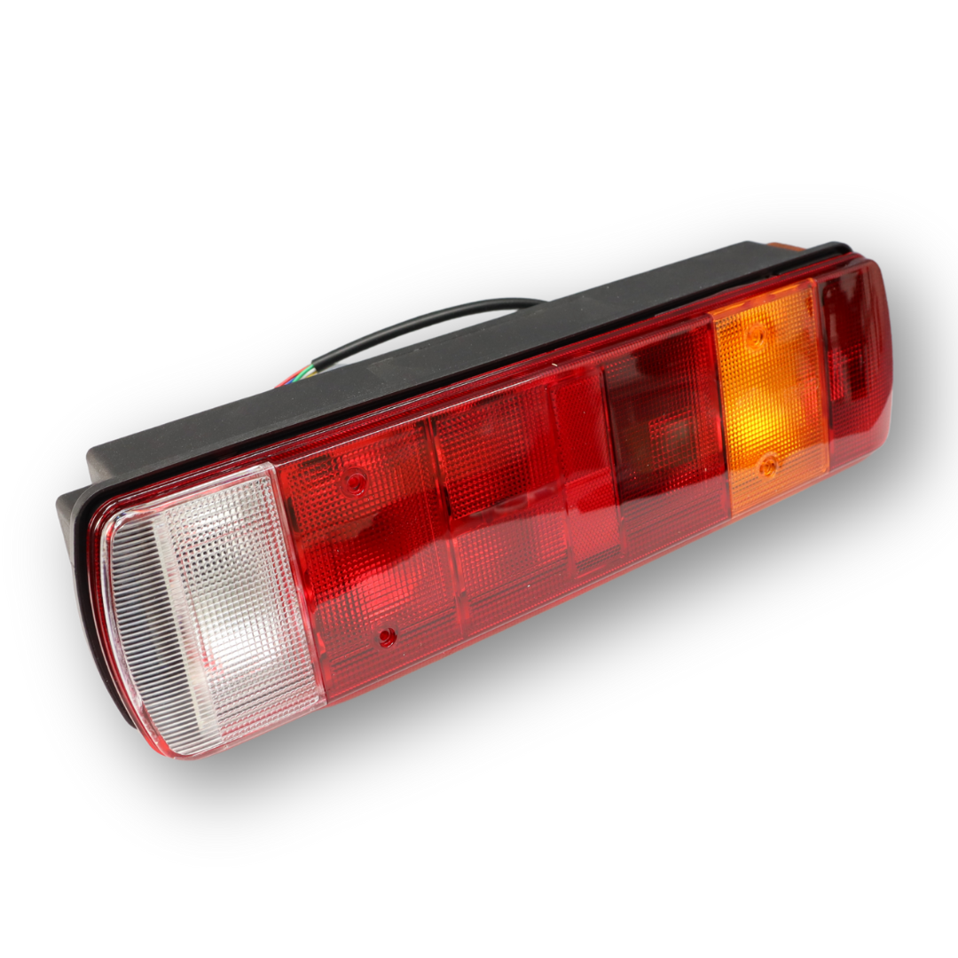 Фонарь задний VOLVO\SCANIA; правый; с кабелем (ISS) Фонарь задний VOLVO\SCANIA; правый; с кабелем (ISS)