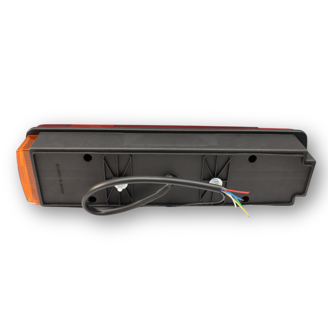 Фонарь задний VOLVO\SCANIA; правый; с кабелем (CERAY) Фонарь задний VOLVO\SCANIA; правый; с кабелем (CERAY)