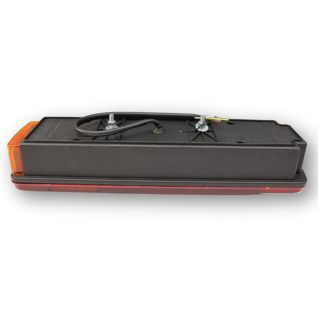 Фонарь задний VOLVO\SCANIA; правый; с кабелем (CERAY) Фонарь задний VOLVO\SCANIA; правый; с кабелем (CERAY)