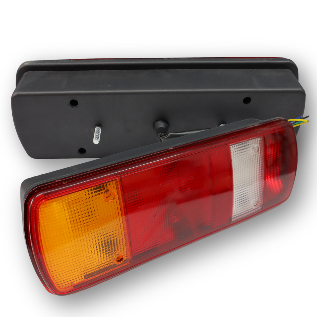 Фонарь задний MAN L, VOLVO FL, DAF LF , с кабелем левый-правый  (ISS)